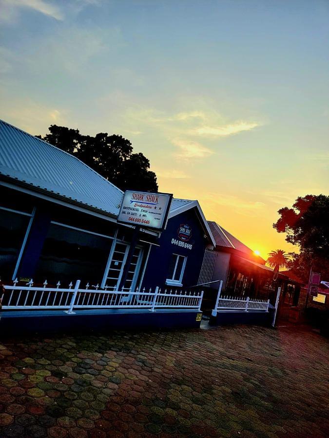 A Pousada Shark Shack Backpackers Mossel Bay Exterior foto