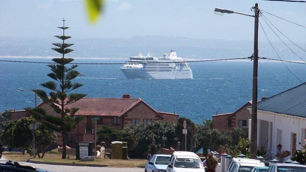 A Pousada Shark Shack Backpackers Mossel Bay Exterior foto